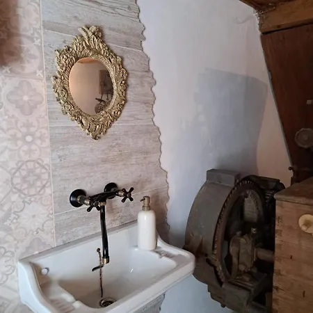 Statek 100dola Guest house